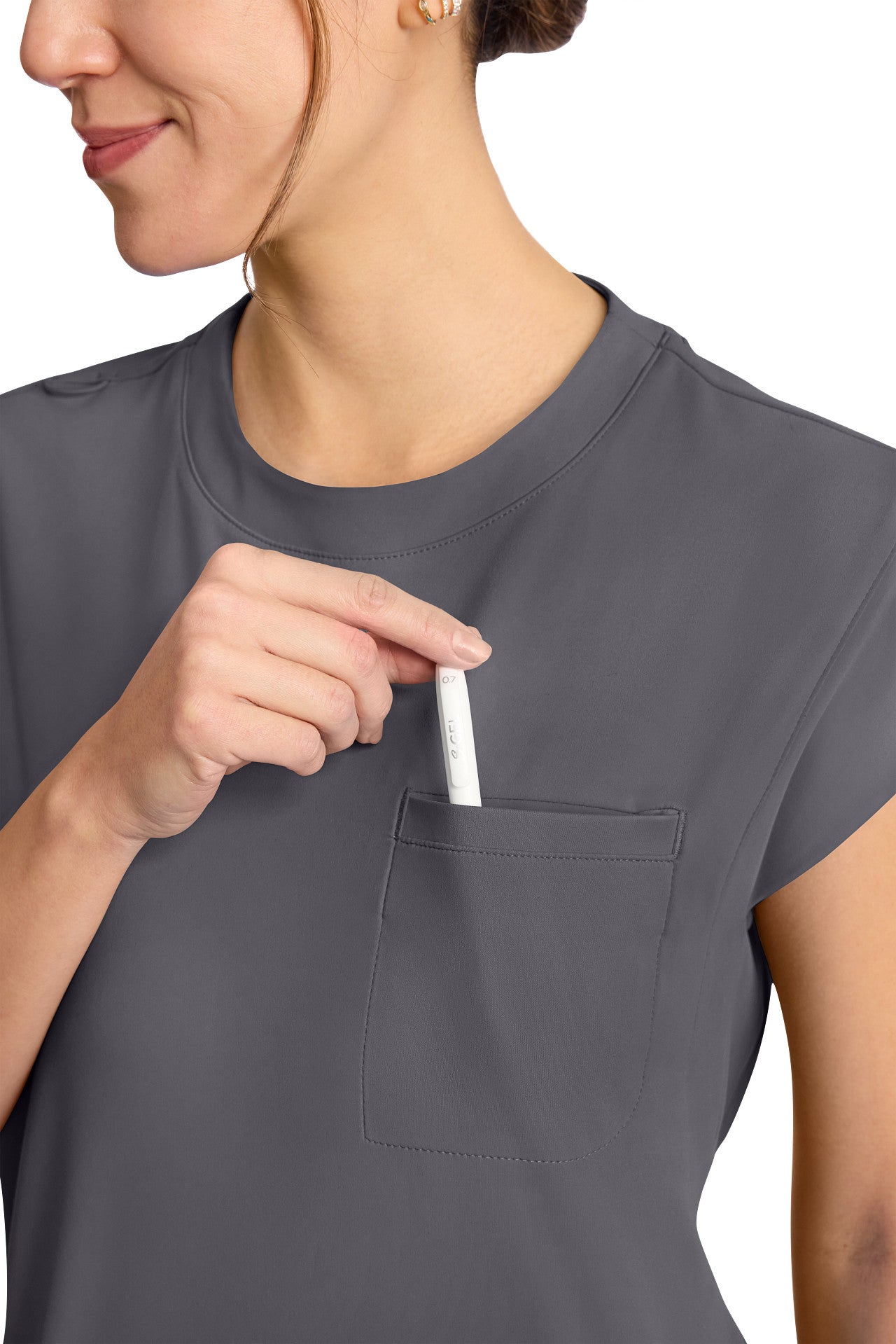 CK936 Cherokee Achieve Super Stretch 1-Pocket Crew Neck Top (XXS - 5XL)