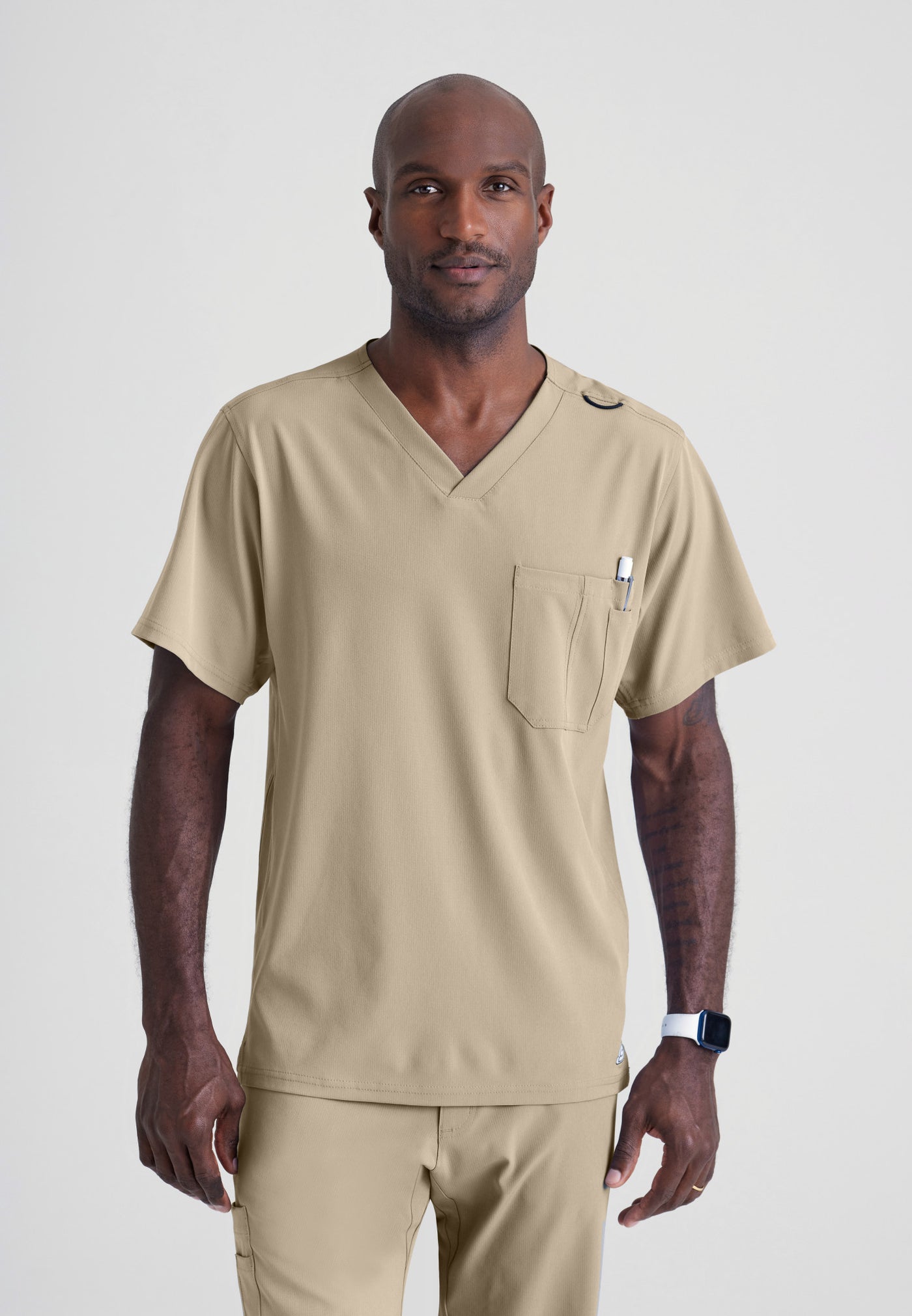 SK0112 Skechers Classic Scrubs Structure 1 Pocket V-Neck Men's Scrub Top (XS - 5XL)