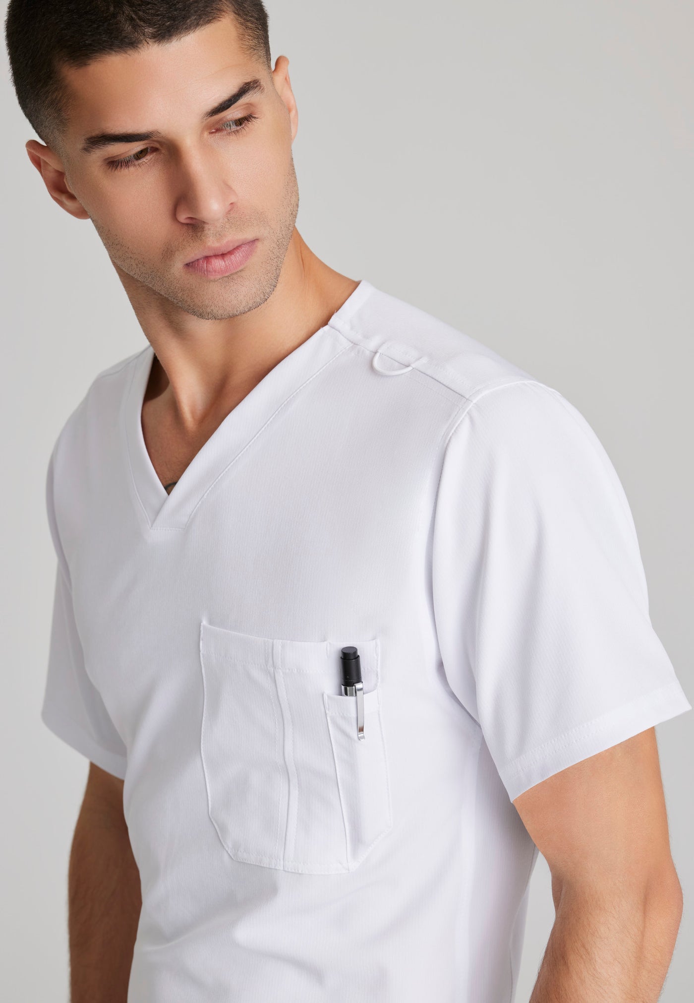 SK0112 Skechers Classic Scrubs Structure 1 Pocket V-Neck Men's Scrub Top (XS - 5XL)